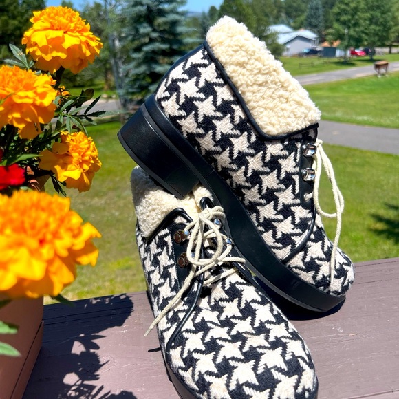 Gucci houndstooth & shearling booty - Picture 5 of 6